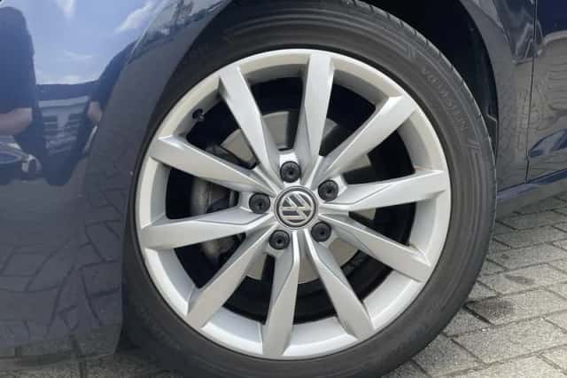 Volkswagen Golf (2014) thumbnail 2