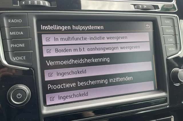 Volkswagen Golf (2014) thumbnail 25