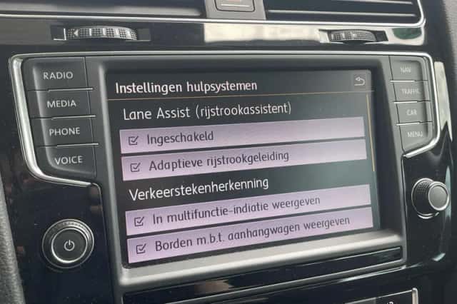 Volkswagen Golf (2014) thumbnail 26