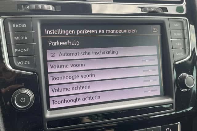 Volkswagen Golf (2014) thumbnail 28
