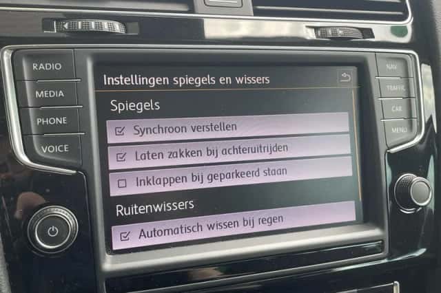 Volkswagen Golf (2014) thumbnail 30