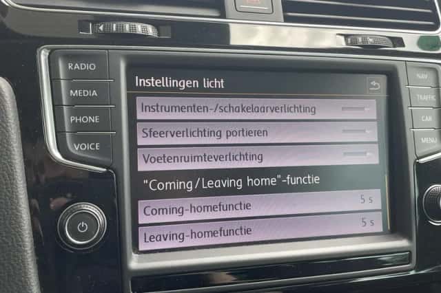 Volkswagen Golf (2014) thumbnail 31
