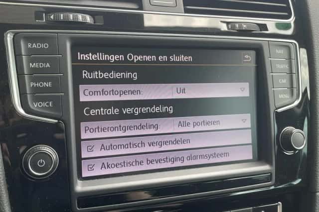 Volkswagen Golf (2014) thumbnail 33