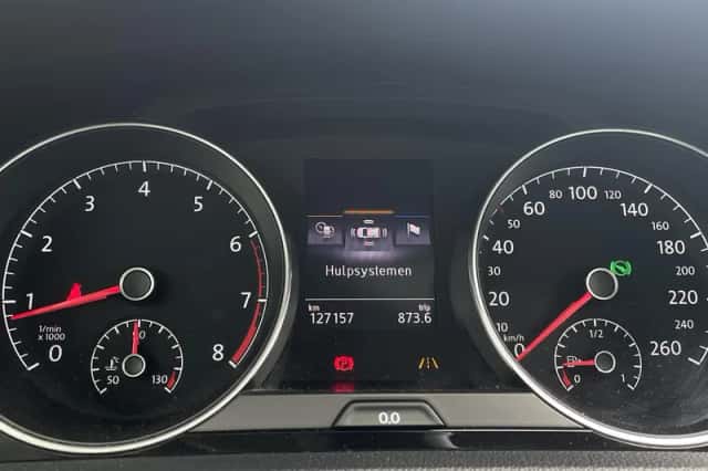 Volkswagen Golf (2014) thumbnail 36