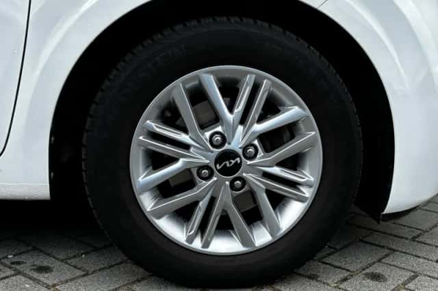 Kia Picanto (2023) thumbnail 6