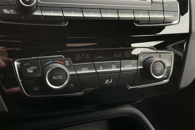 BMW X1 (2018) thumbnail 24
