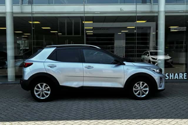 Kia Stonic (2022) thumbnail 5