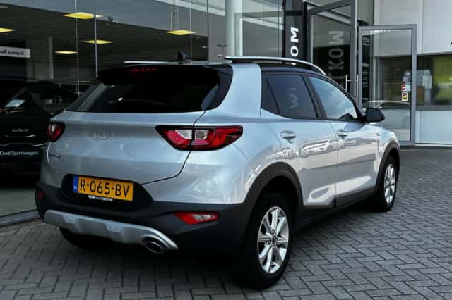 Kia Stonic (2022) thumbnail 6