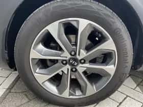 Kia Stonic (2019) thumbnail 6