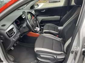 Kia Stonic (2019) thumbnail 7