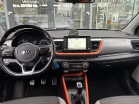 Kia Stonic (2019) thumbnail 8
