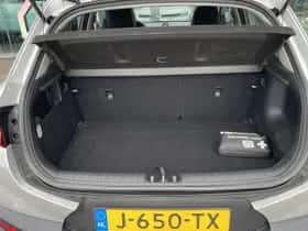 Kia Stonic (2019) thumbnail 9