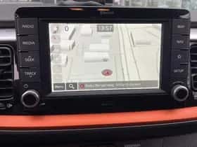 Kia Stonic (2019) thumbnail 10
