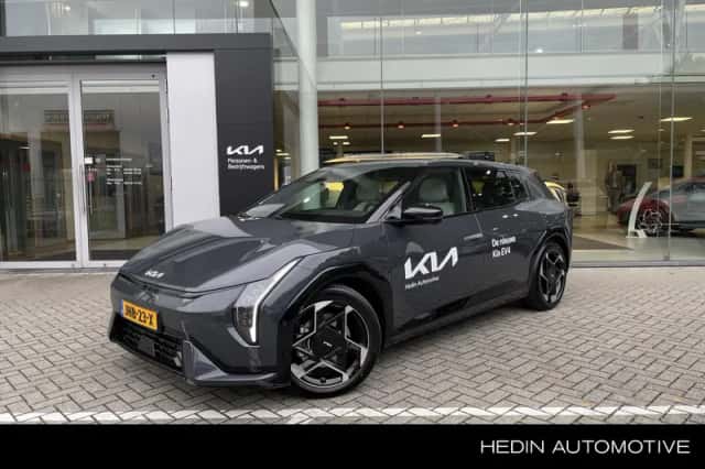 Kia EV4 (2025) thumbnail 1