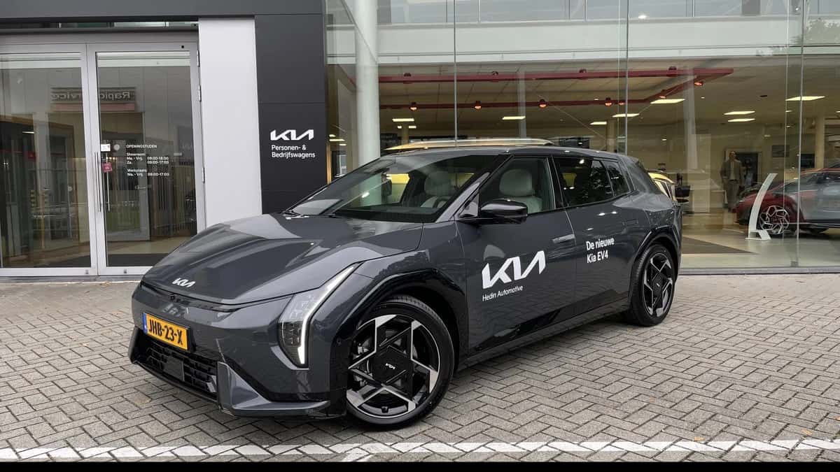 Kia EV4 (2025) — foto 1