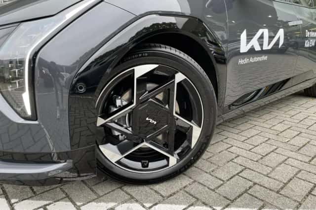 Kia EV4 (2025) thumbnail 2