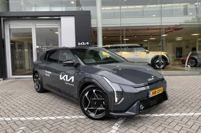 Kia EV4 (2025) thumbnail 3