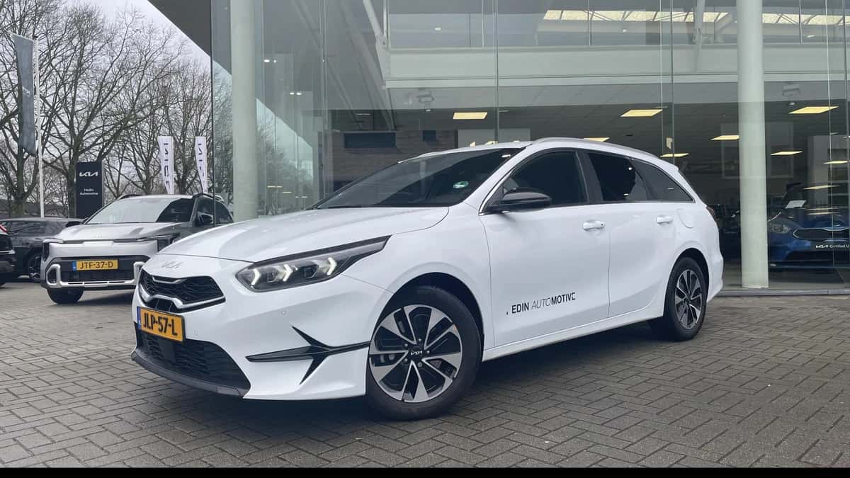 Kia Ceed Sportswagon (2025) — foto 1