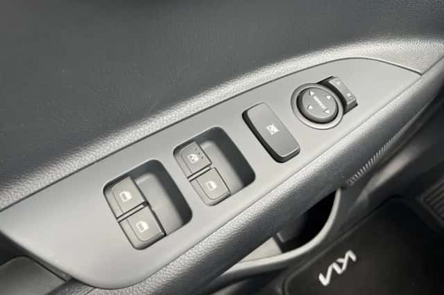 Kia Stonic (2025) thumbnail 25