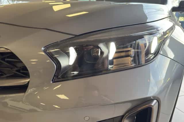 Kia XCeed (2025) thumbnail 4