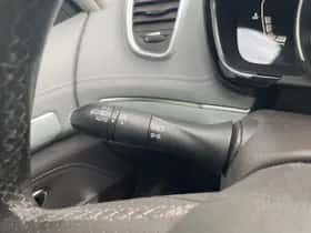 Renault Espace (2016) thumbnail 26
