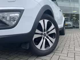 Kia Sportage (2011) thumbnail 2