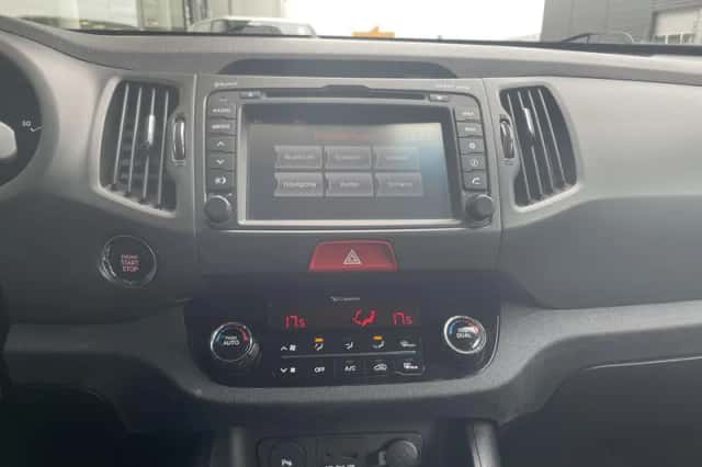 Kia Sportage (2011) thumbnail 21