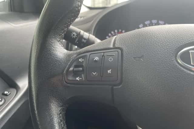 Kia Sportage (2011) thumbnail 23