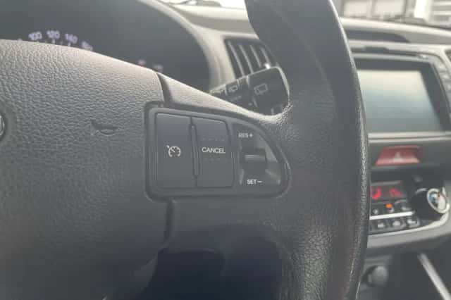 Kia Sportage (2011) thumbnail 24