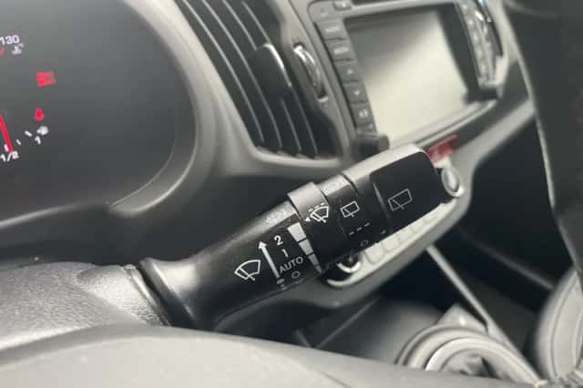 Kia Sportage (2011) thumbnail 25
