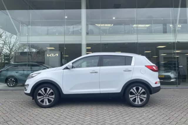 Kia Sportage (2011) thumbnail 5