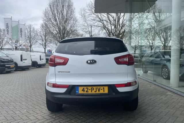 Kia Sportage (2011) thumbnail 6