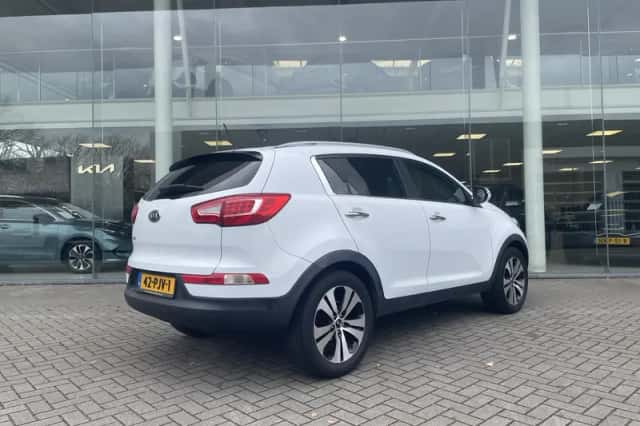 Kia Sportage (2011) thumbnail 8