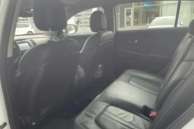 Kia Sportage (2011) thumbnail 10
