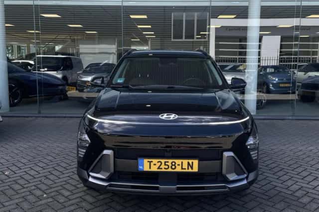 Hyundai Kona (2023) thumbnail 3