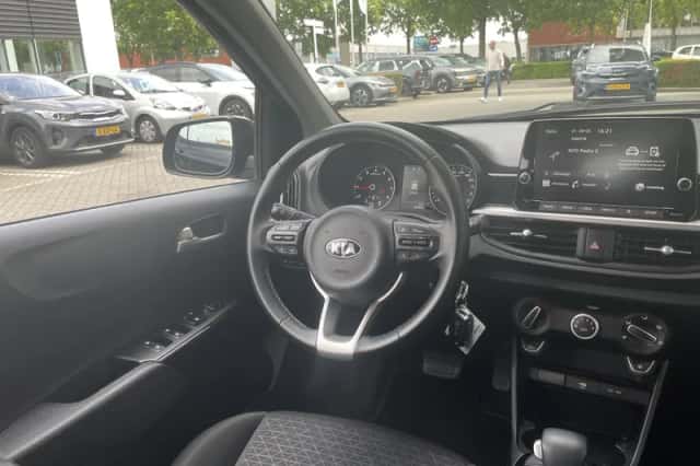Kia Picanto (2021) thumbnail 14