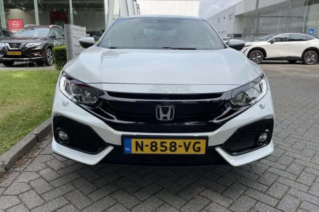 Honda Civic (2018) thumbnail 2