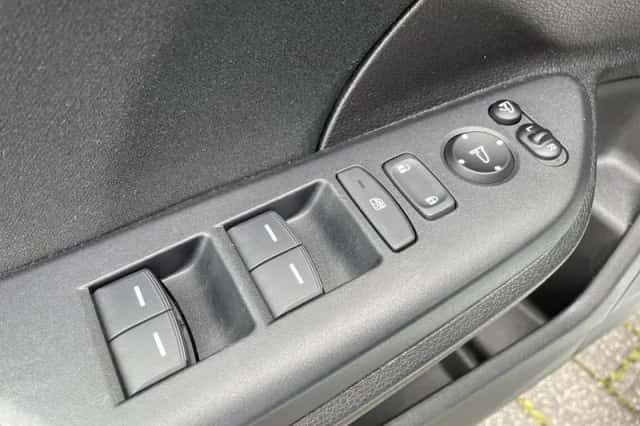 Honda Civic (2018) thumbnail 11
