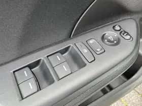Honda Civic (2018) thumbnail 11