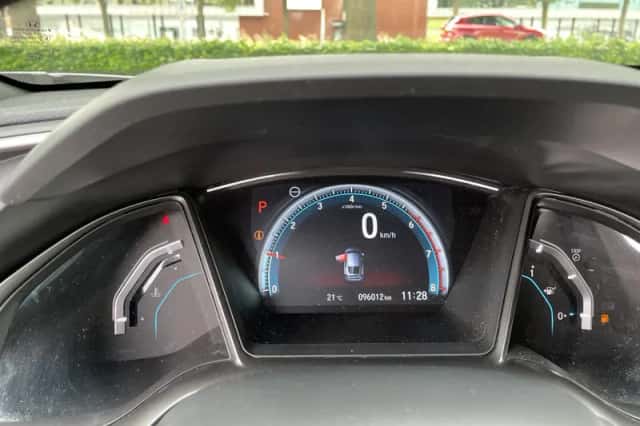 Honda Civic (2018) thumbnail 15