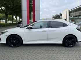 Honda Civic (2018) thumbnail 3