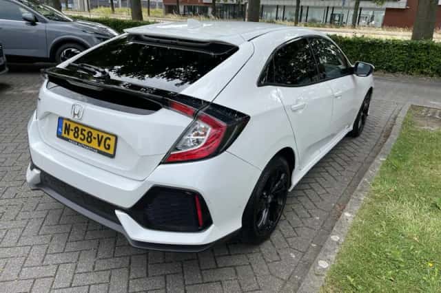 Honda Civic (2018) thumbnail 7