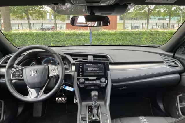 Honda Civic (2018) thumbnail 8