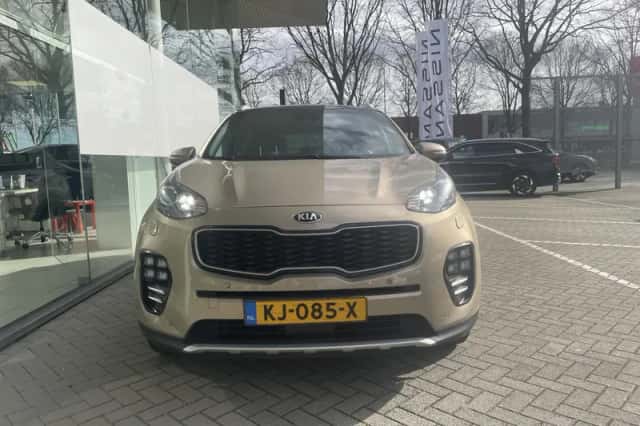 Kia Sportage (2016) thumbnail 3