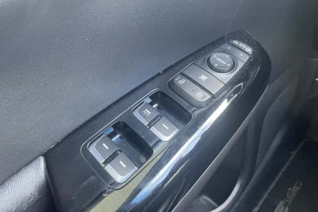 Kia Sportage (2016) thumbnail 30