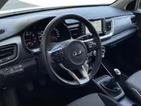 Kia Stonic (2020) thumbnail 9