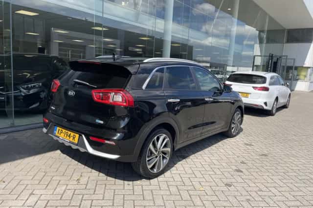 Kia Niro (2016) thumbnail 6