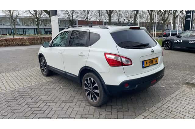 Nissan Qashqai (2013) thumbnail 2