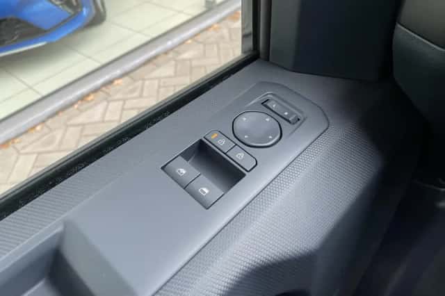 Kia PV5 (2025) thumbnail 28