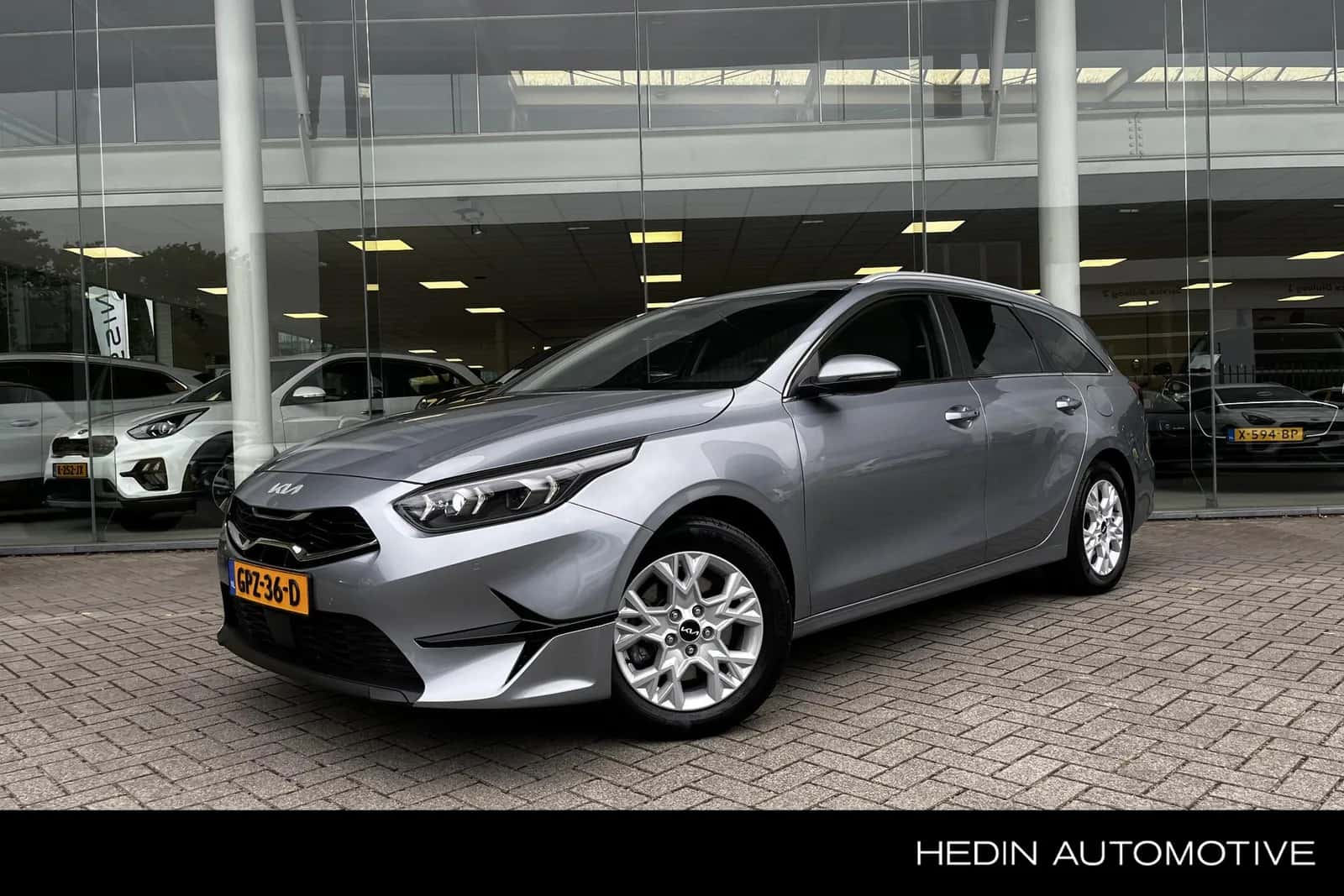 Kia Ceed Sportswagon (2024) — foto 1